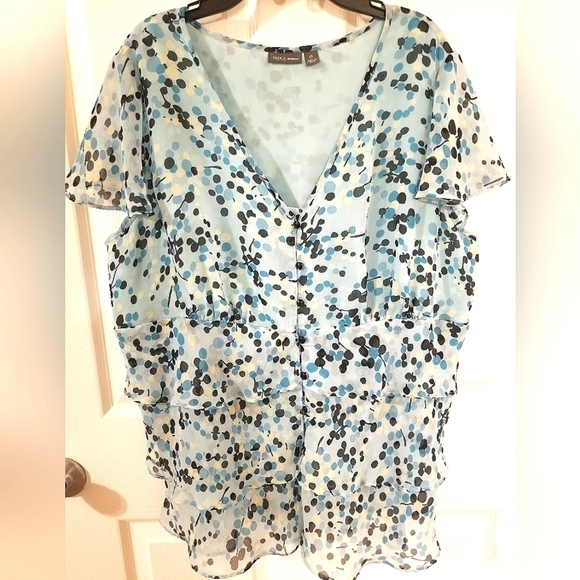 Apt 9 Woman Top - Picture 1 of 4